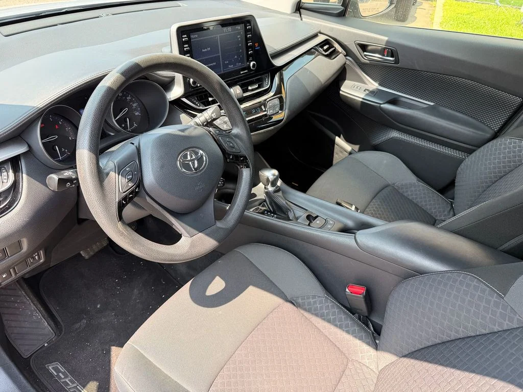 Used 2020 Silver Knockout Metallic Toyota LE image 10
