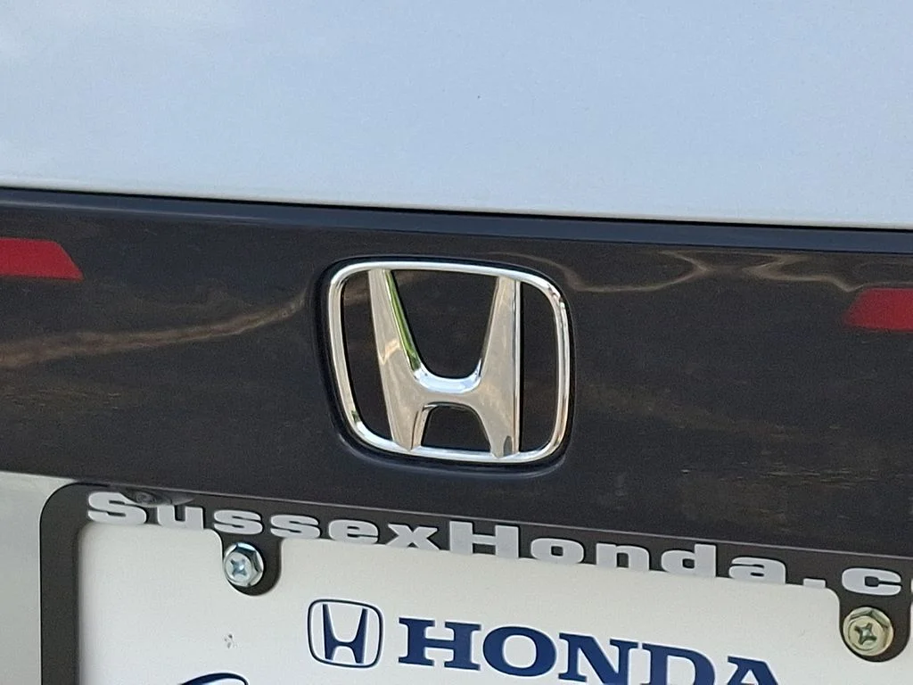 Certified Used 2024 Solar Silver Metallic Honda LX image 29