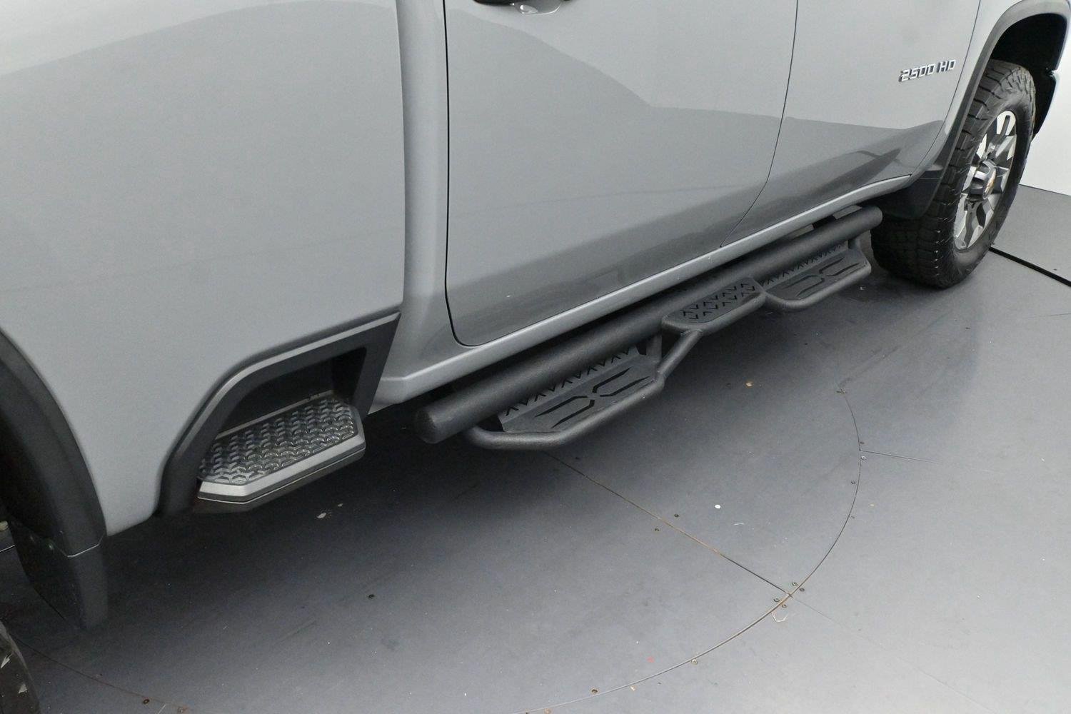 Used 2024 Slate Gray Metallic Chevrolet Custom image 9