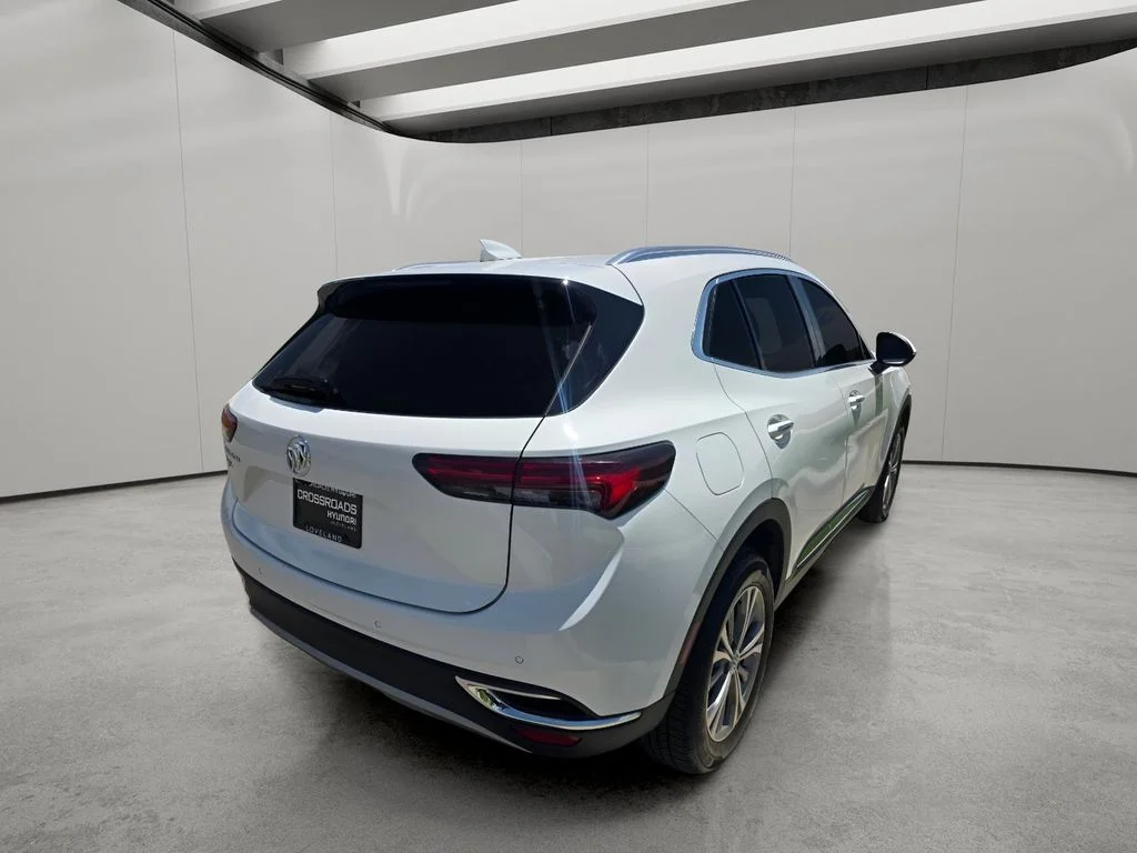 Used 2023 Summit White Buick Preferred image 5