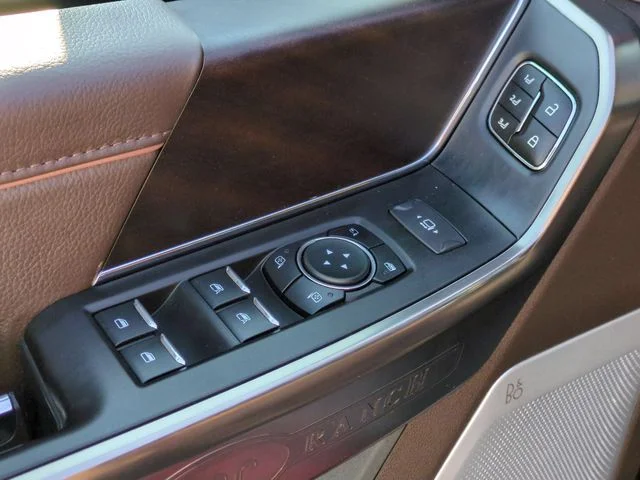 Used 2023  Ford King Ranch image 13