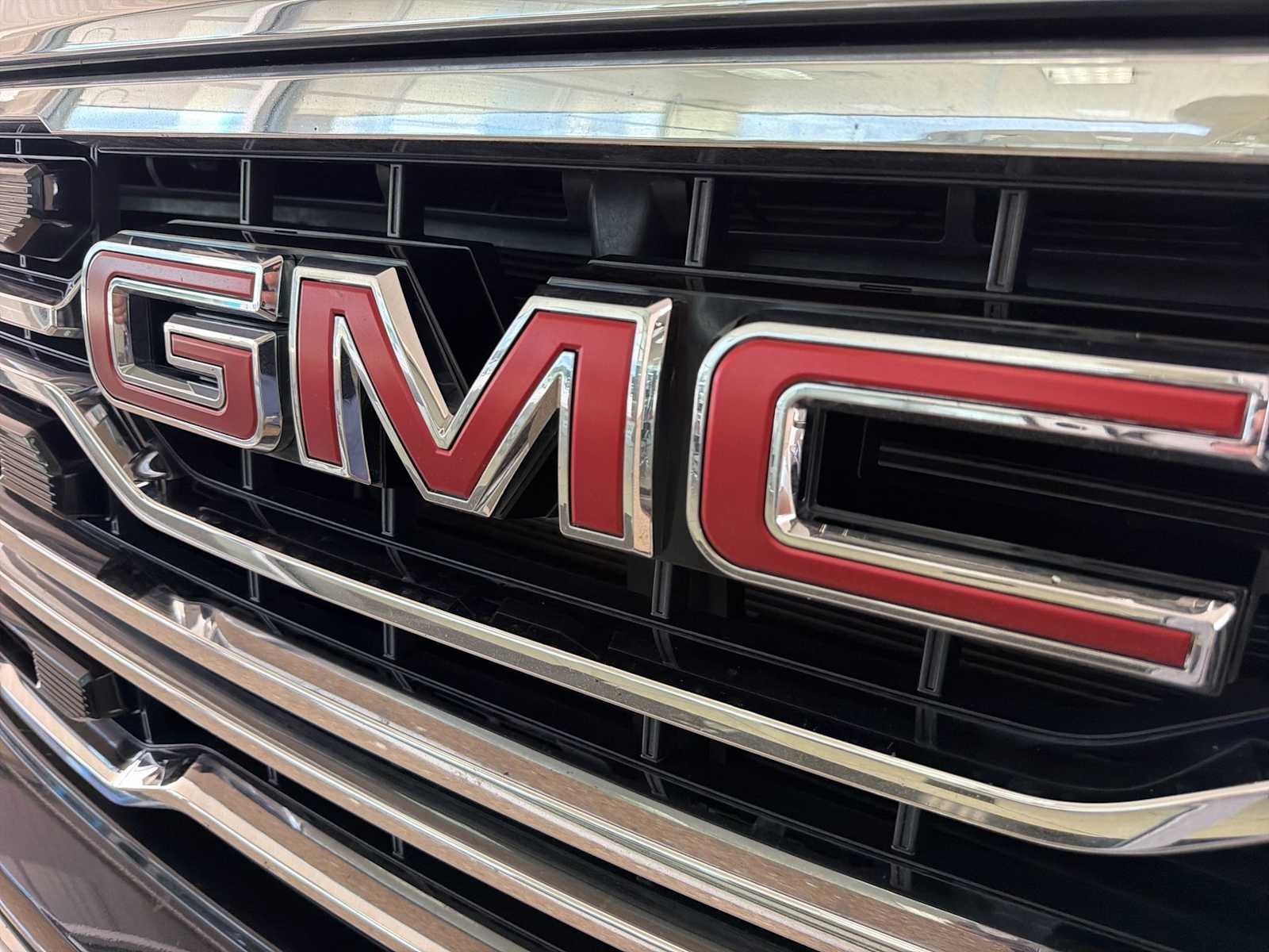 Used 2026 Titanium Rush Metallic GMC SLT image 31