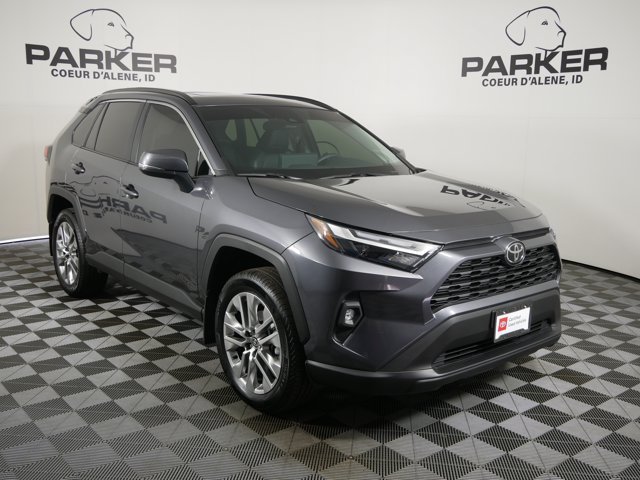Certified Used 2025 Magnetic Gray Metallic Toyota XLE Premium w/ Weather Pkg image 4