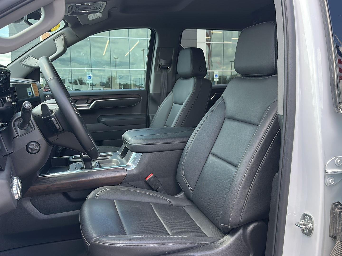 Used 2025 Summit White GMC SLT image 16