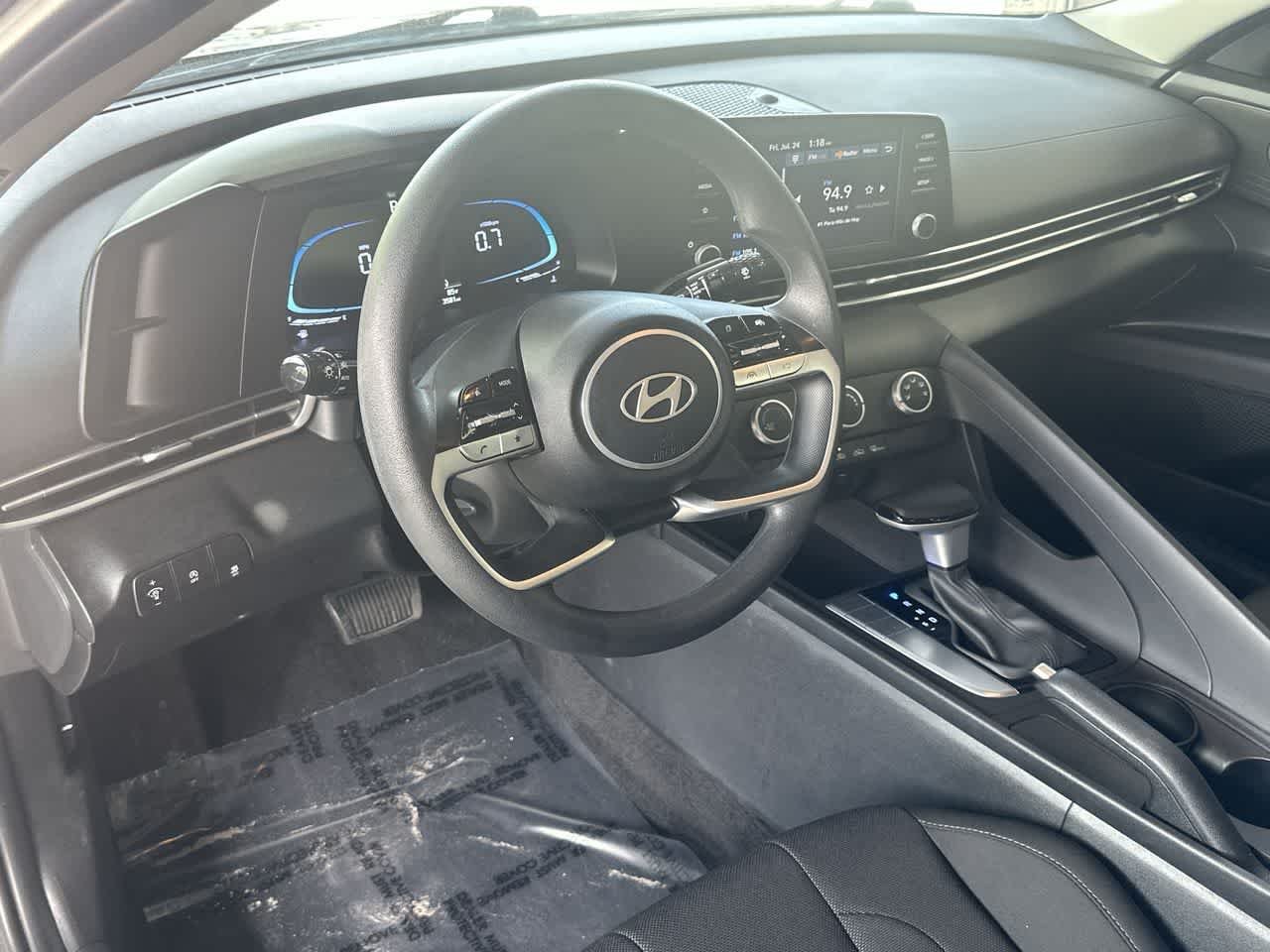 2026 Hyundai Elantra SE - Photo 13