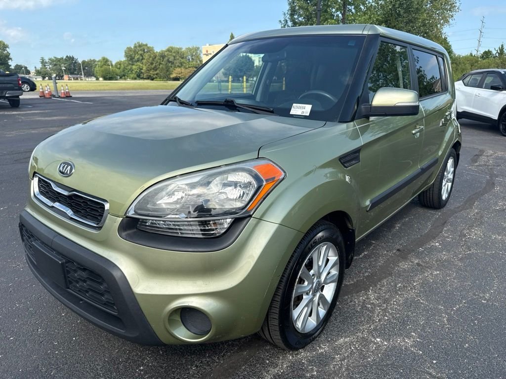 Used 2012 Green Kia Plus image 7