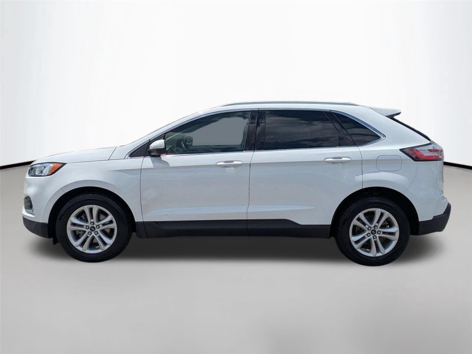 Used 2019  Ford SEL image 8