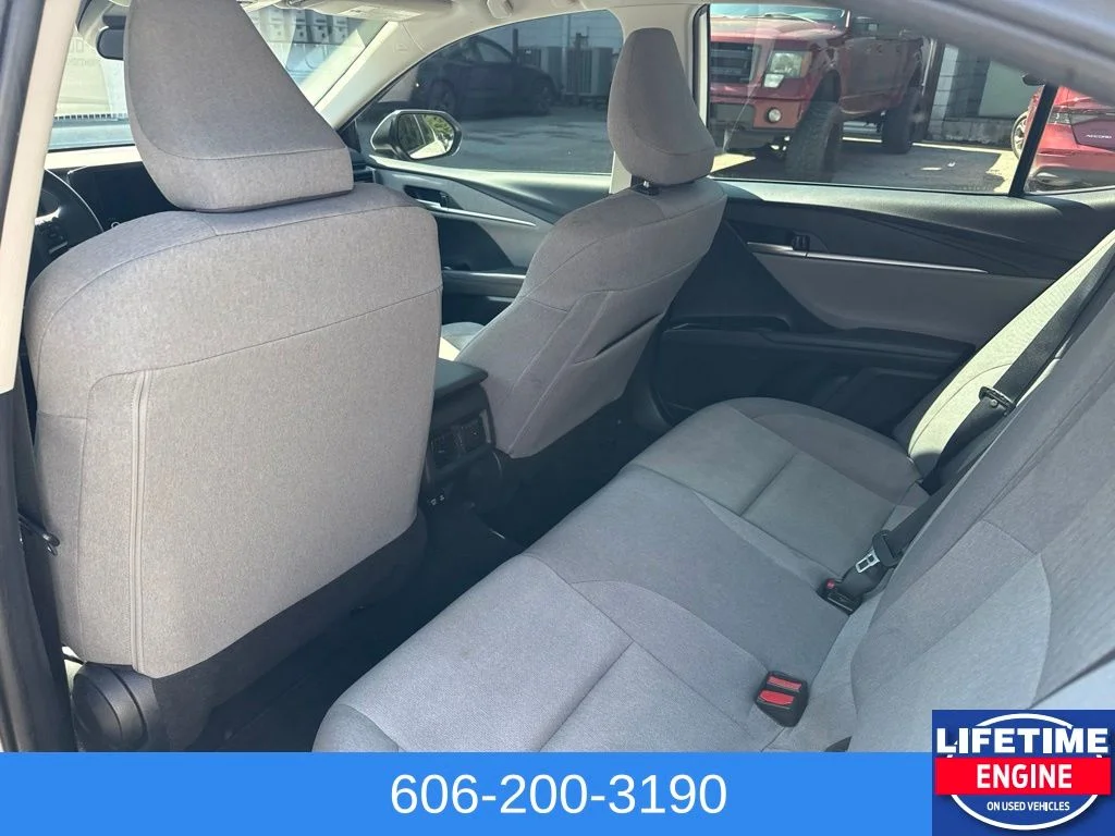 Used 2025 White Toyota LE image 13