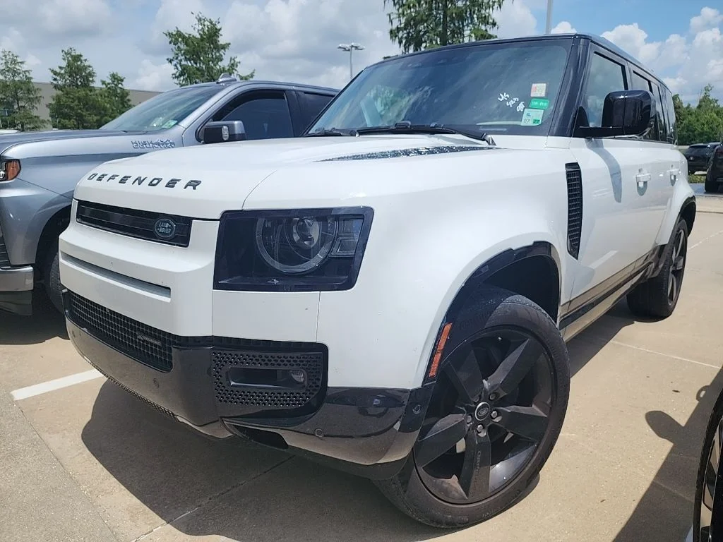 2023 Land Rover Defender X-Dynamic SE's photo