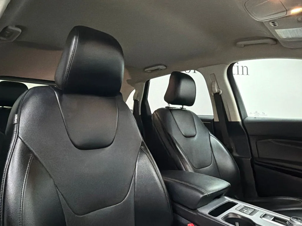 Used 2022 Silver Ford Titanium image 32