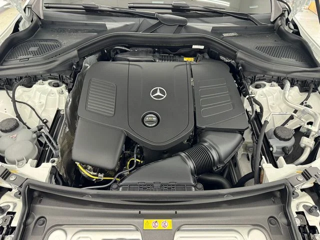 New 2027 White Mercedes-Benz GLC 300 image 14