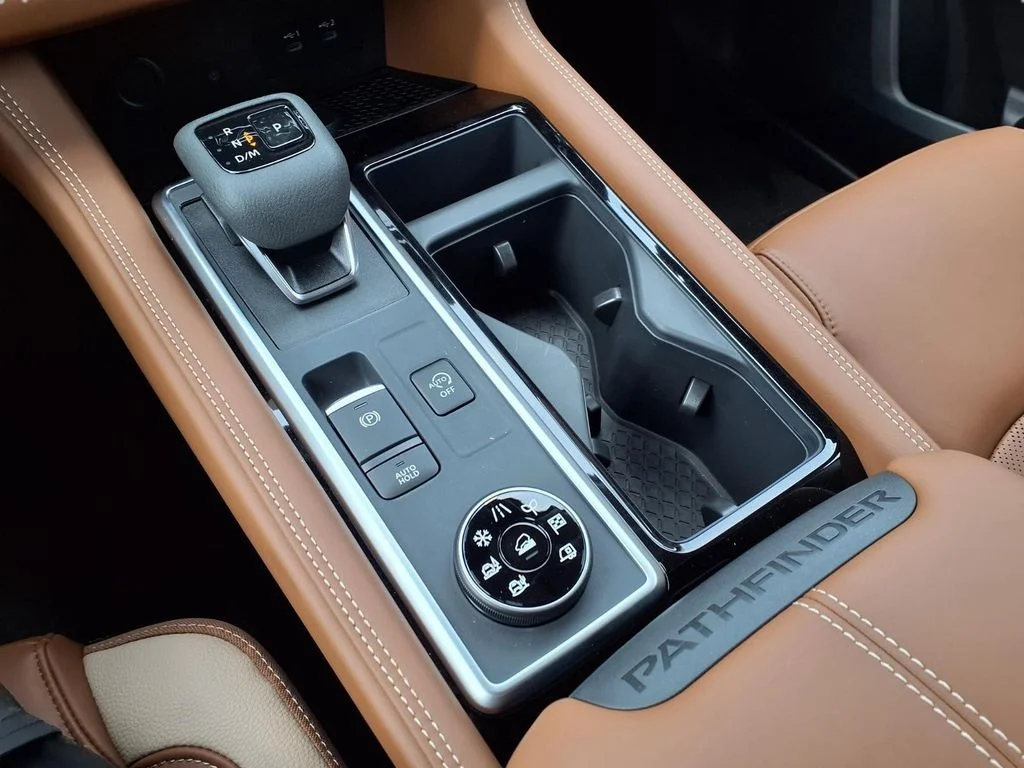 New 2026 Super Black Nissan Platinum image 11