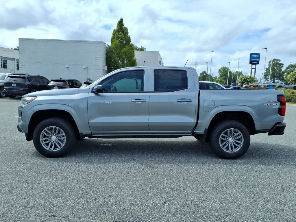2026 Chevrolet Colorado LT - Photo 29