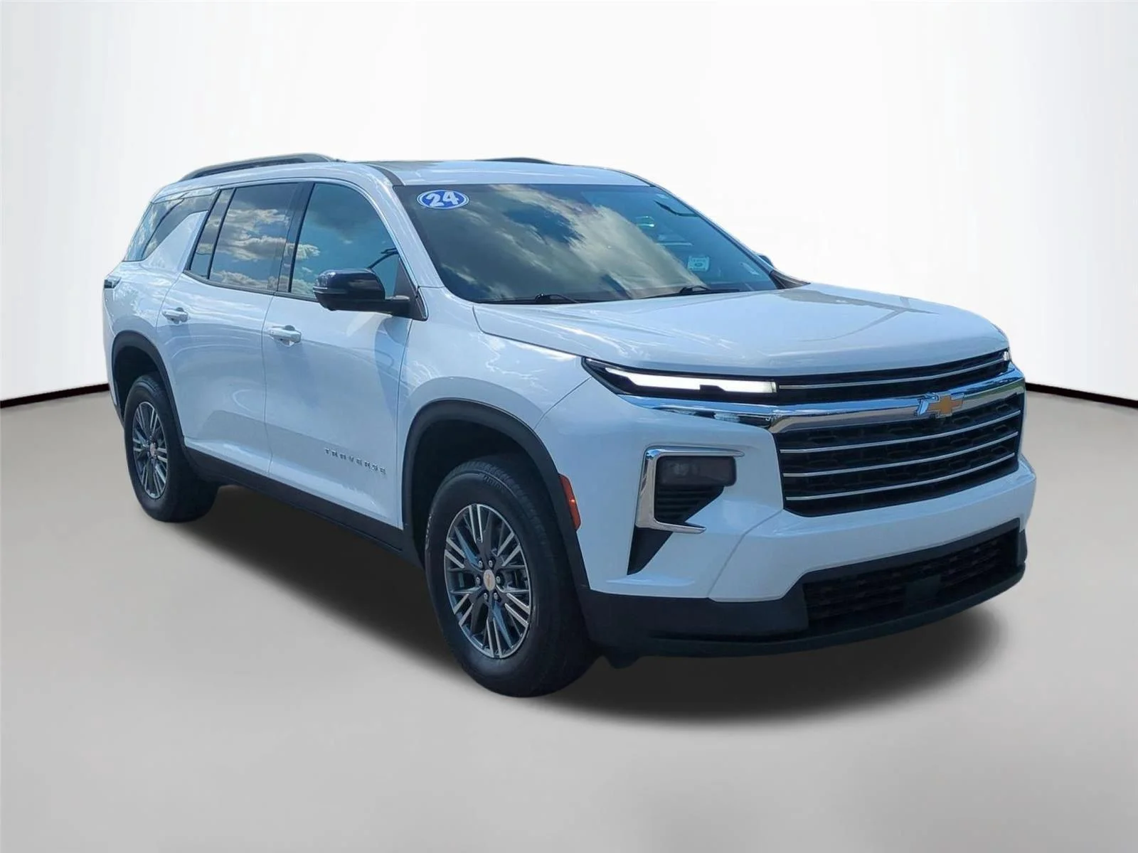 Used 2024 Summit White Chevrolet FWD LT image 7