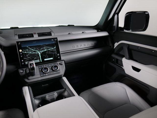 New 2026 Fuji White Land Rover X-Dynamic SE image 17