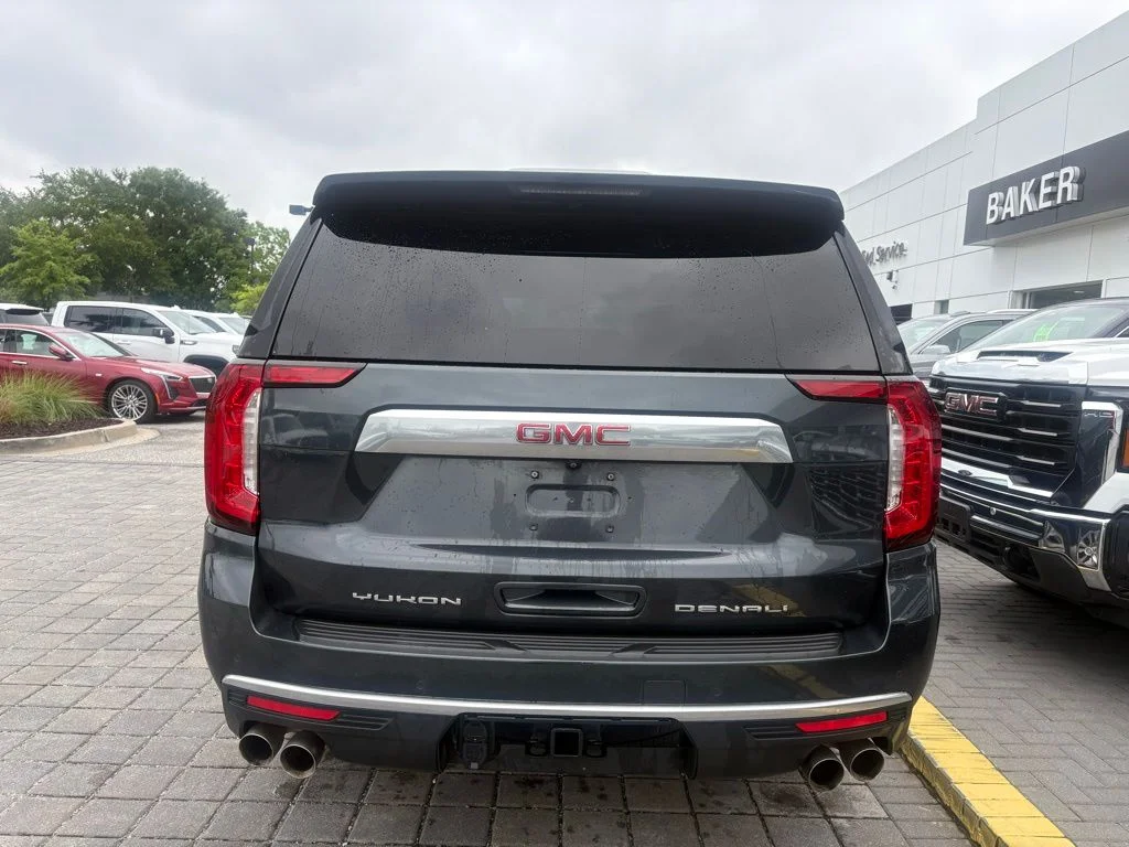 Used 2022 Hunter Green GMC Denali image 7