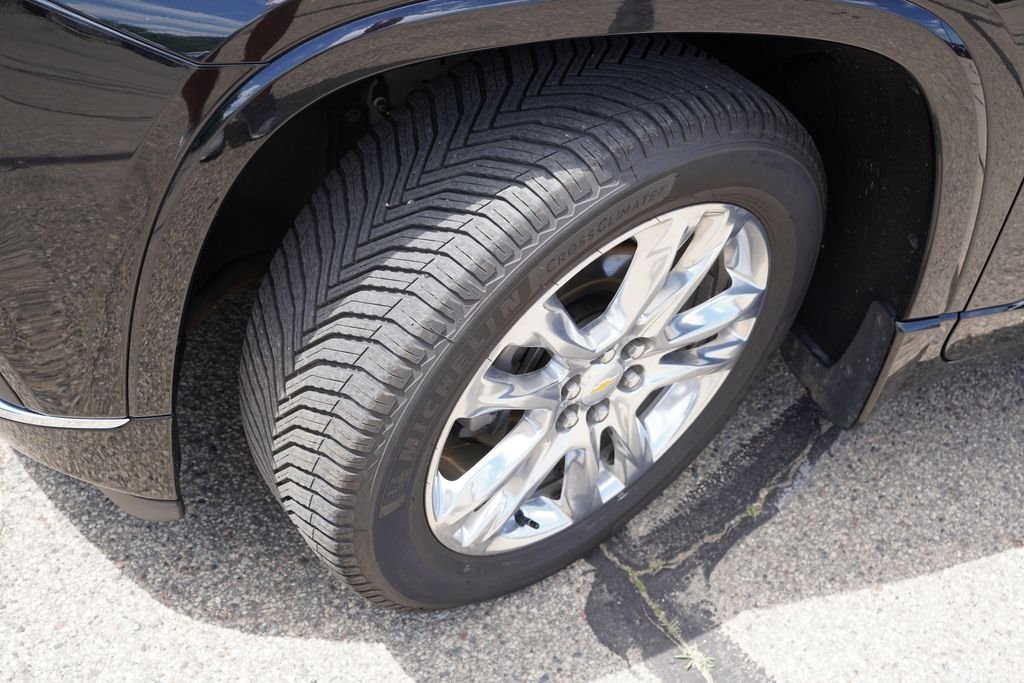 Certified Used 2018 Mosaic Black Metallic Chevrolet High Country image 13