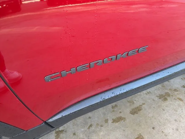 New 2026 Red Hot Pearl-Coat Exterior Paint Jeep Laredo image 11