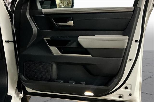 Certified Used 2026 WIND CHILL PEARL Toyota  image 21