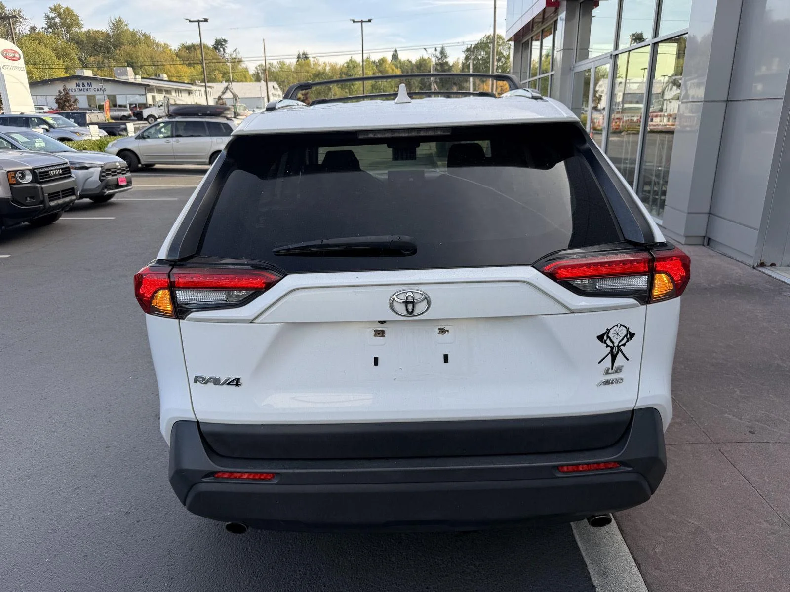 Used 2020 Super White Toyota LE image 4