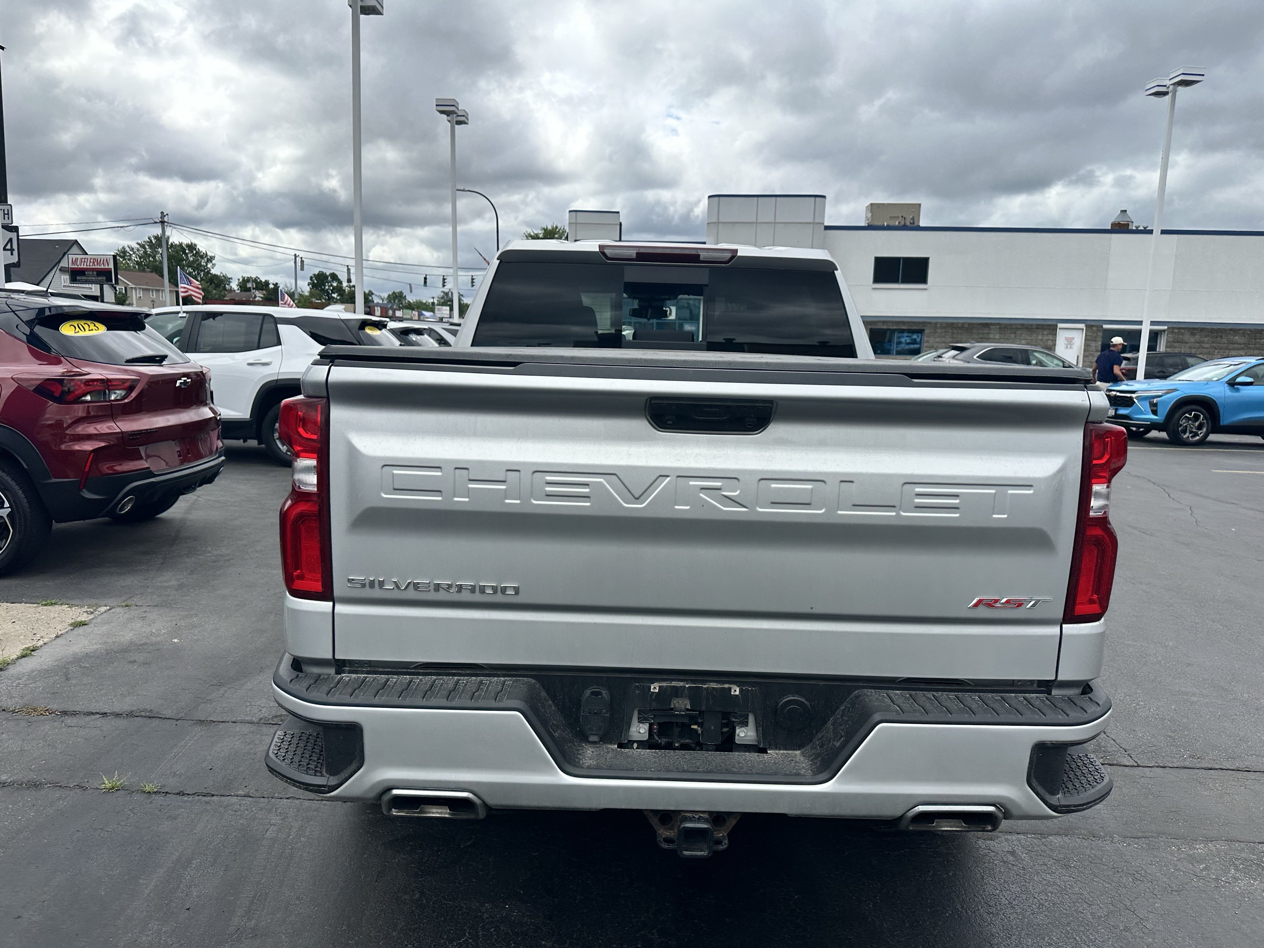 Used 2022 Silver Ice Metallic Chevrolet RST image 7