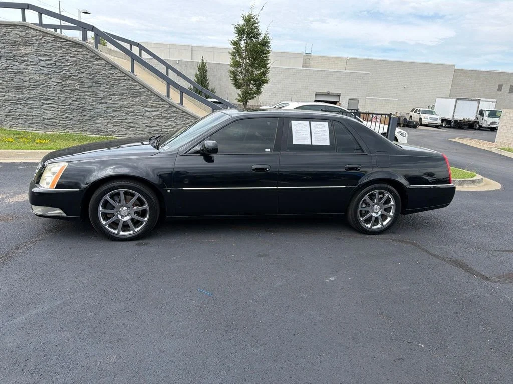 Used 2008 Black Cadillac Base image 4