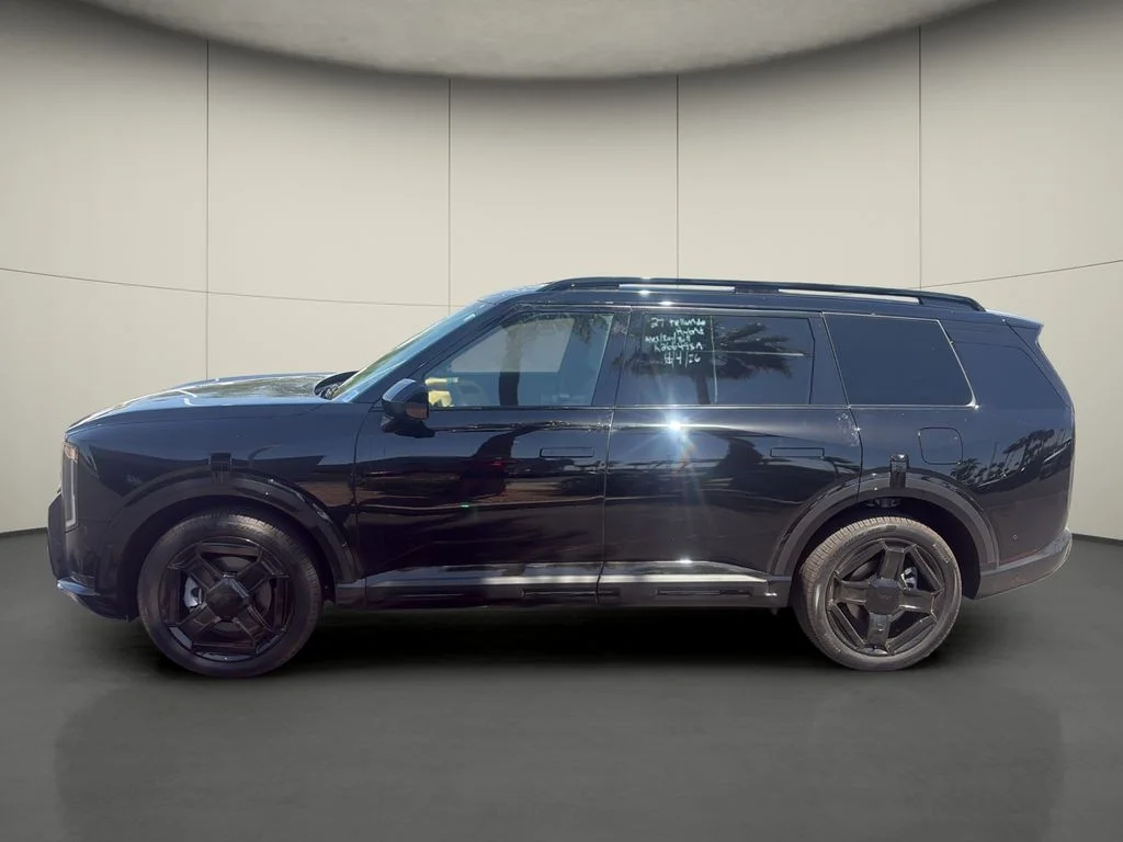 Used 2027 Ebony Black Kia X-Line SX image 4