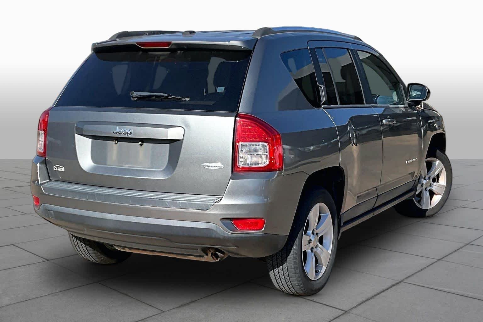 Used 2011 Brilliant Black Crystal Pearl Jeep Latitude image 12