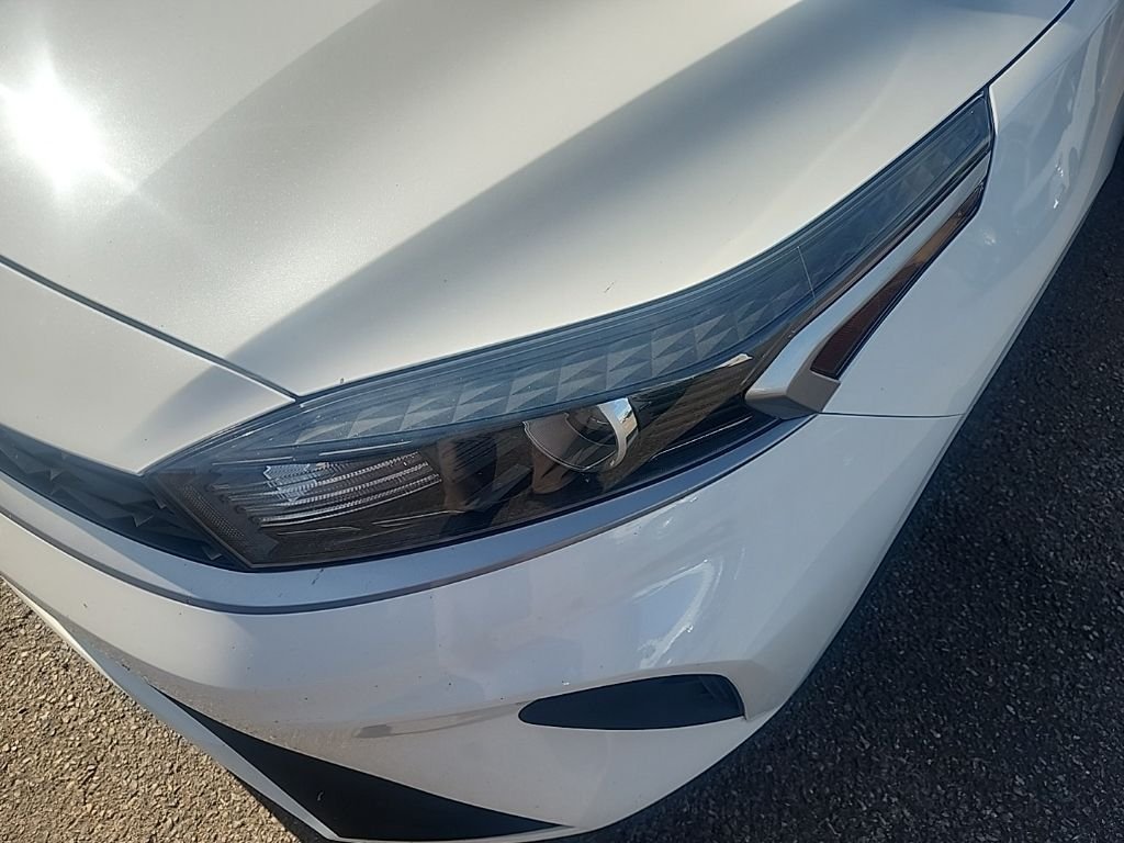 Used 2023 White Kia LXS image 6