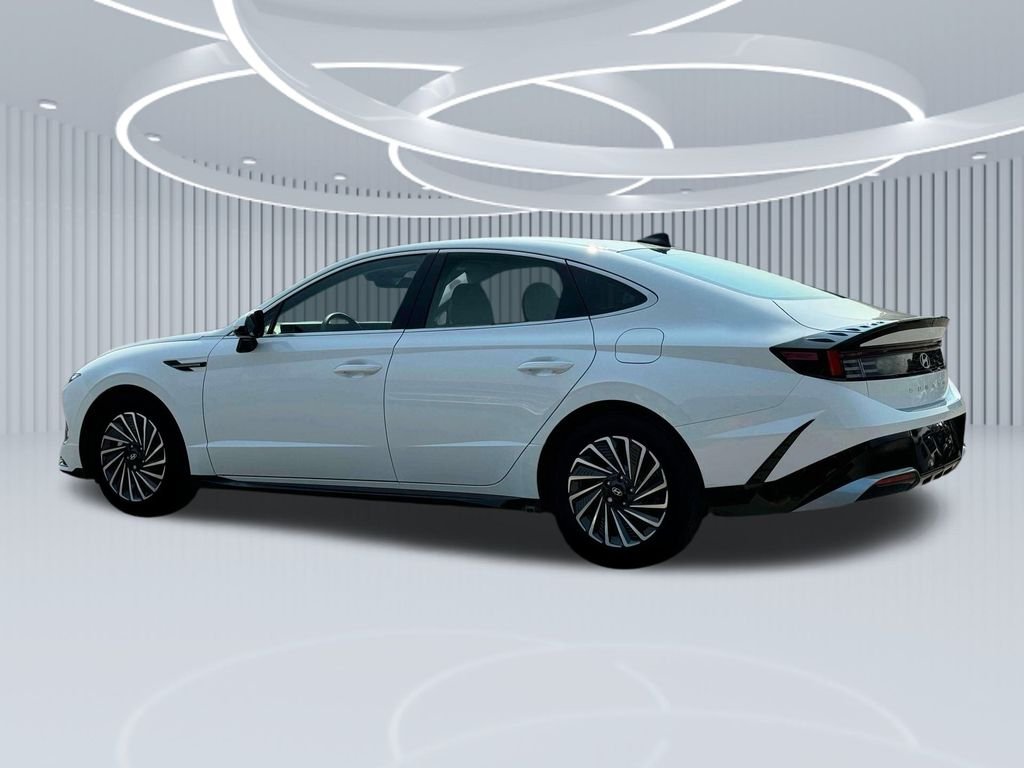 New 2025 White Hyundai SEL image 23