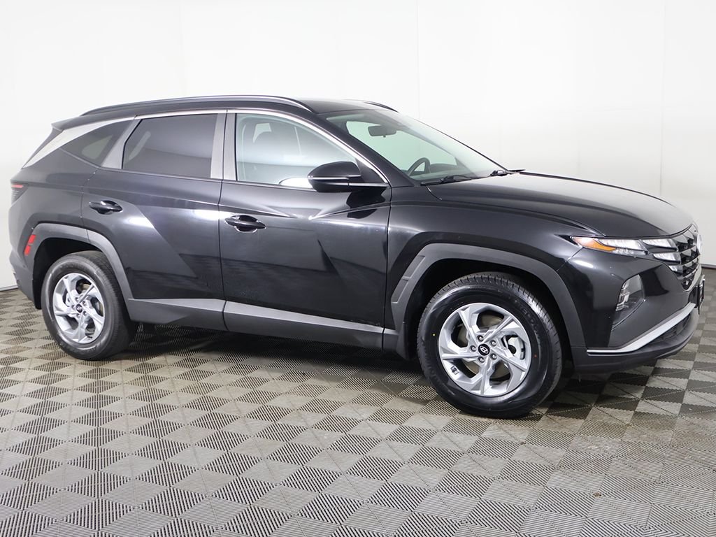 Used 2023 Black Hyundai SEL image 17