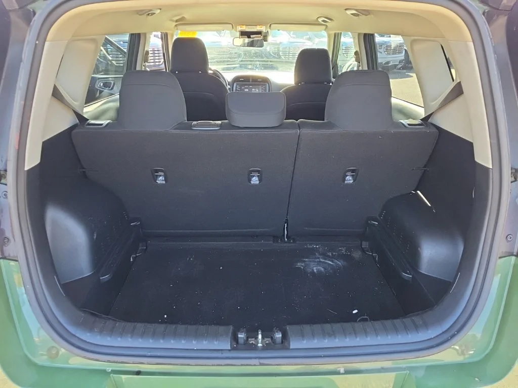 Used 2021 Green Kia X-Line image 19