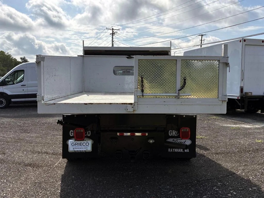 Used 2025 Oxford White Ford XLT image 6