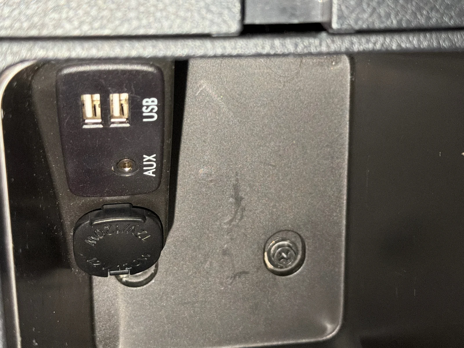 Used 2018 Crystal Black Silica Subaru Premium image 35