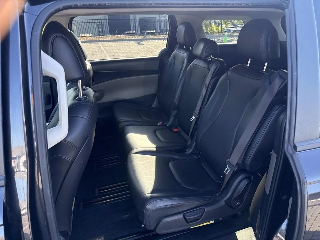 Used 2025 Gray Kia LXS image 23
