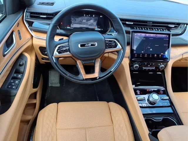 Used 2025 White Jeep Summit image 18