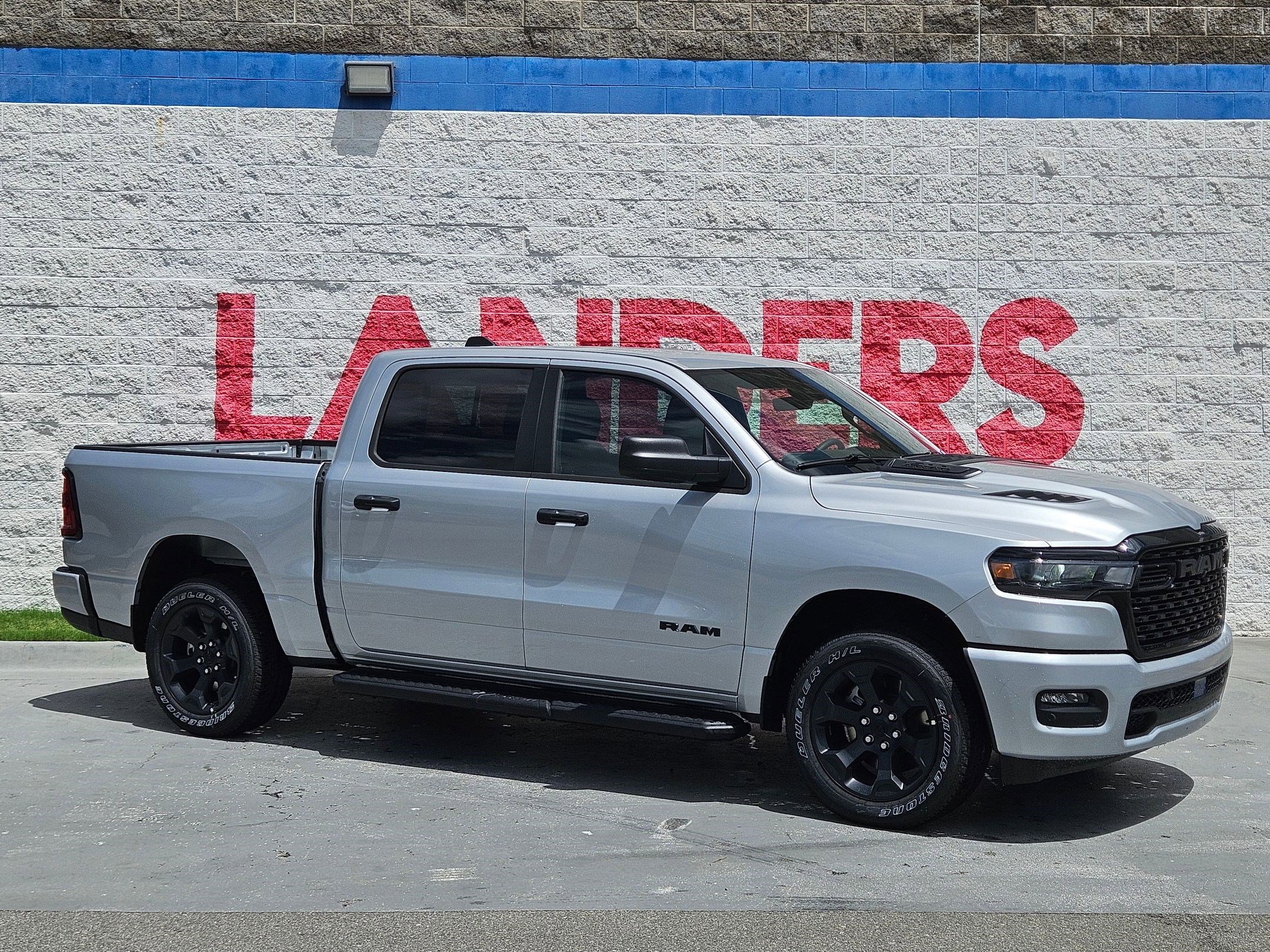 2026 RAM 1500 Express 4x4 Crew Cab 5'7's photo