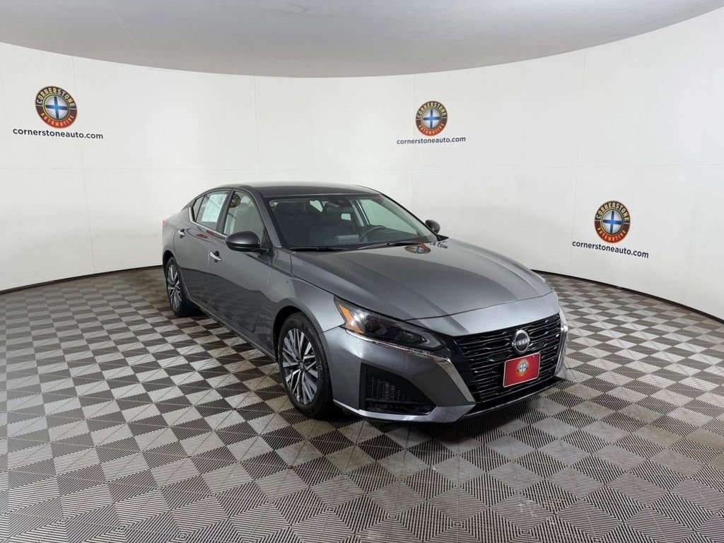 Used 2025 Gray Nissan 2.5 SV image 17