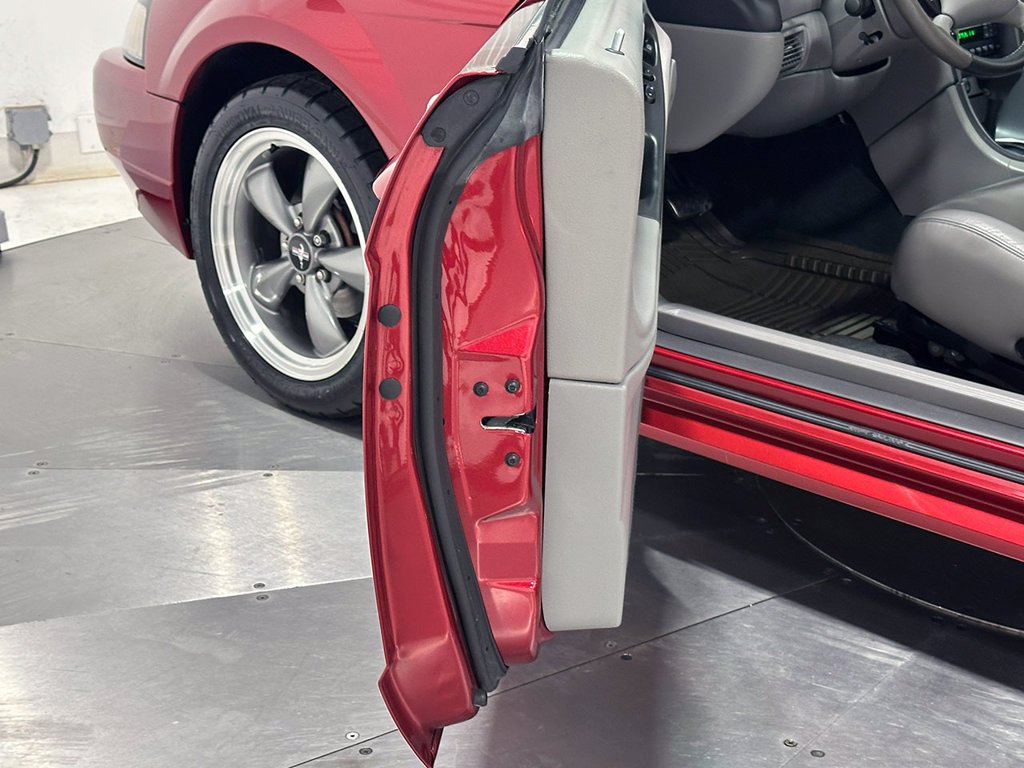Used 2004  Ford GT image 61