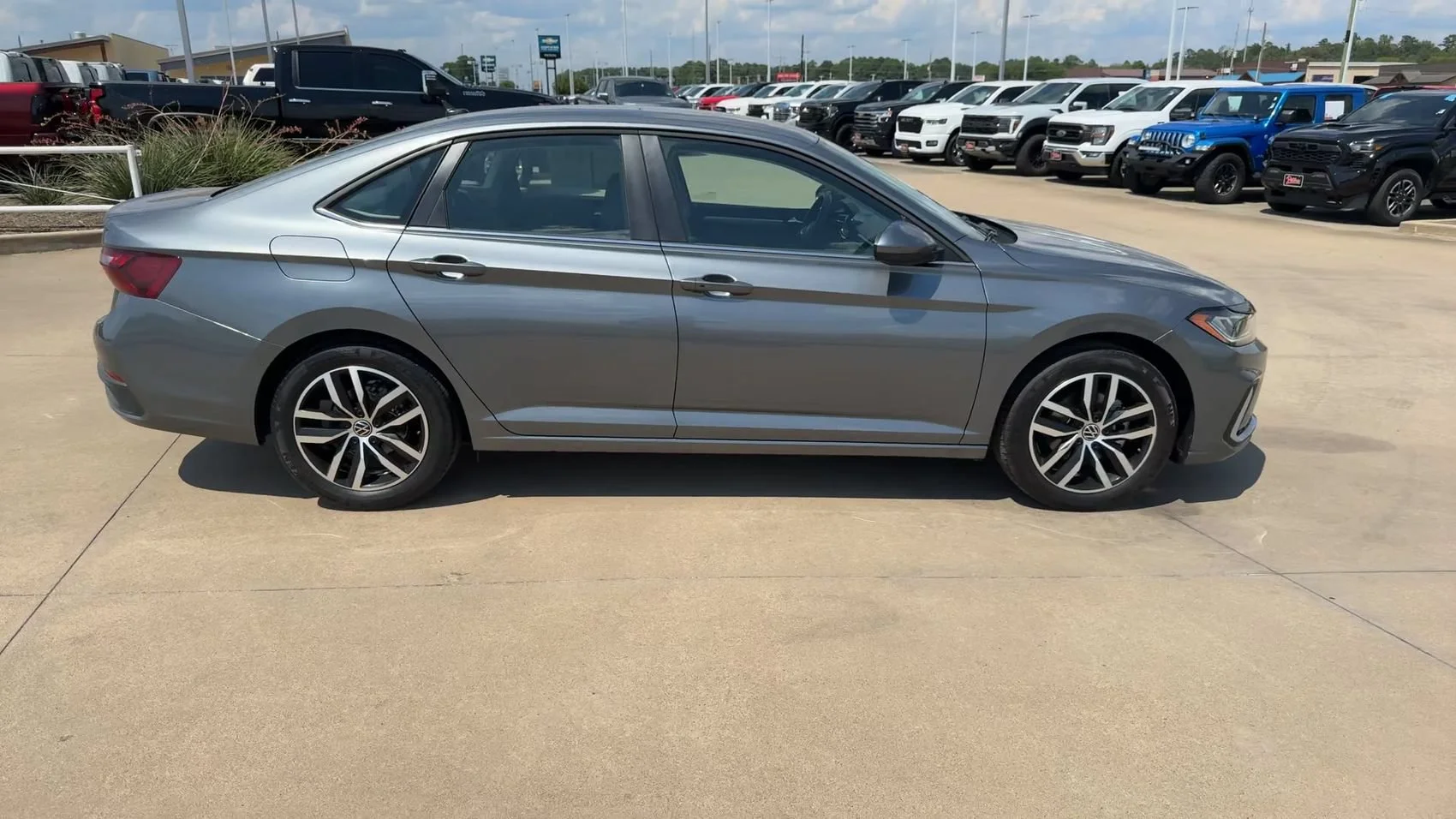 Used 2025 Gray Volkswagen SE image 2