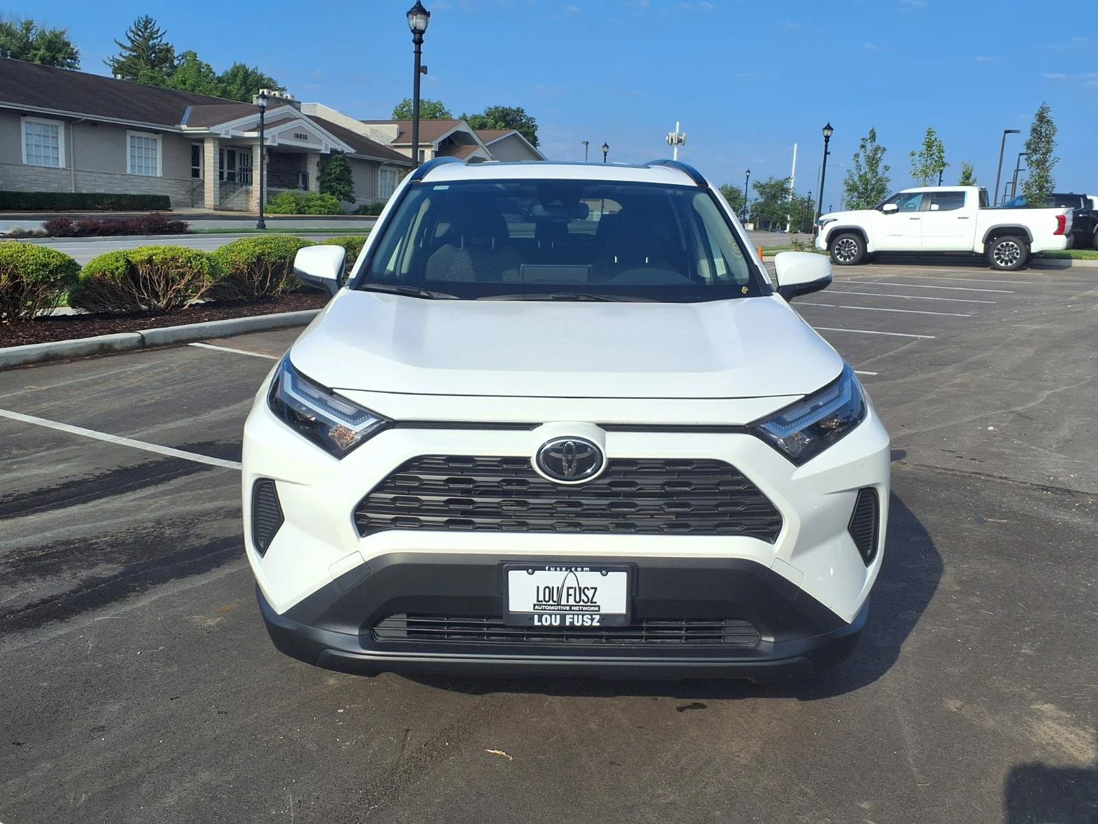 Certified Used 2025 Ice Toyota Hybrid XLE image 31