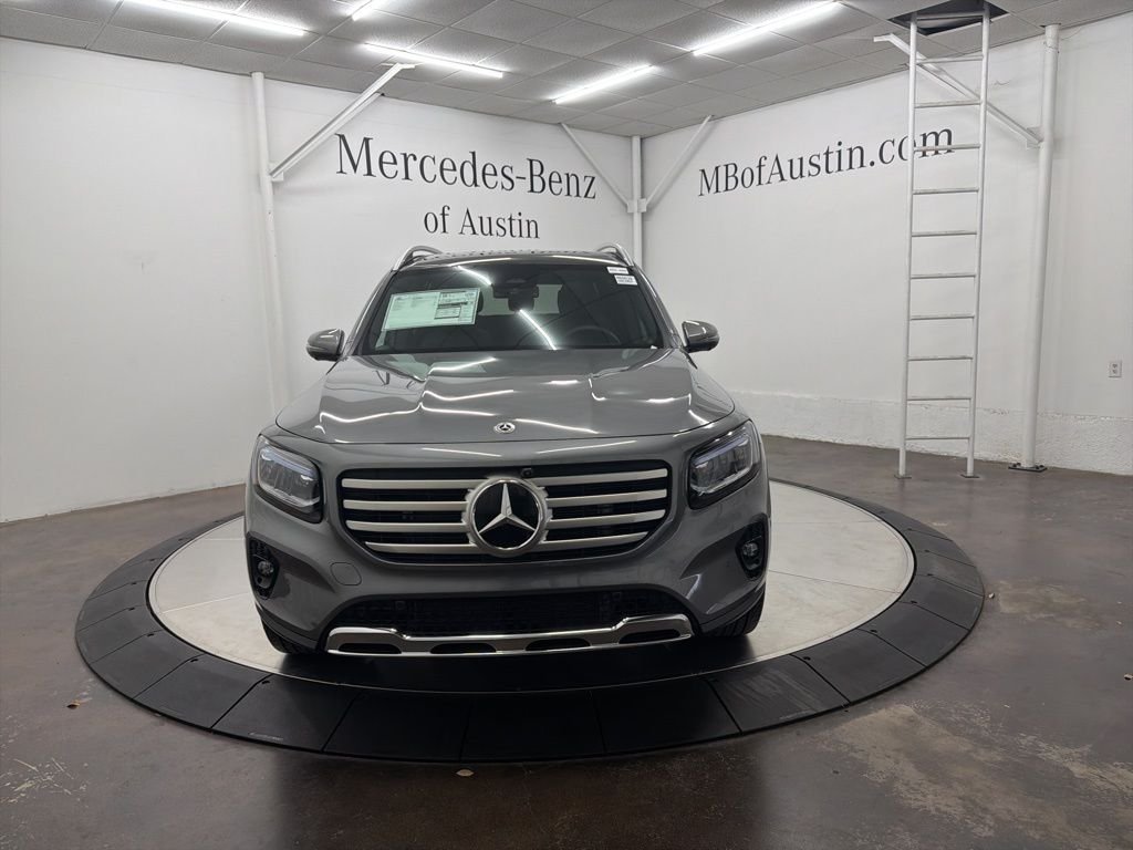 Used 2026  Mercedes-Benz GLB 250 image 2