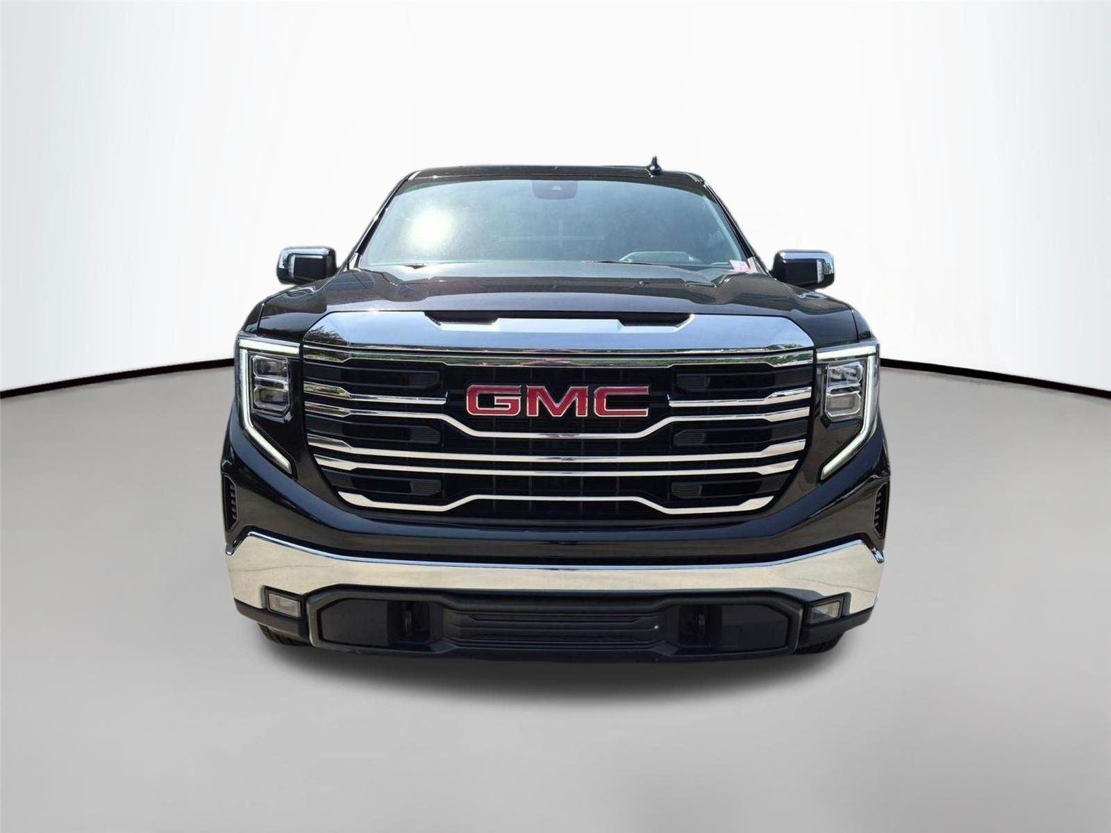 Used 2025 Onyx Black GMC SLT image 2