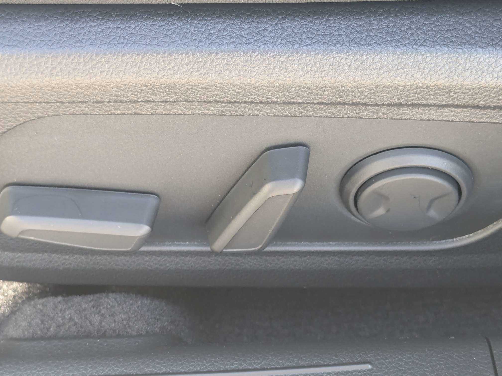 New 2026 Snow White Pearl Kia GT-Line FWD image 22