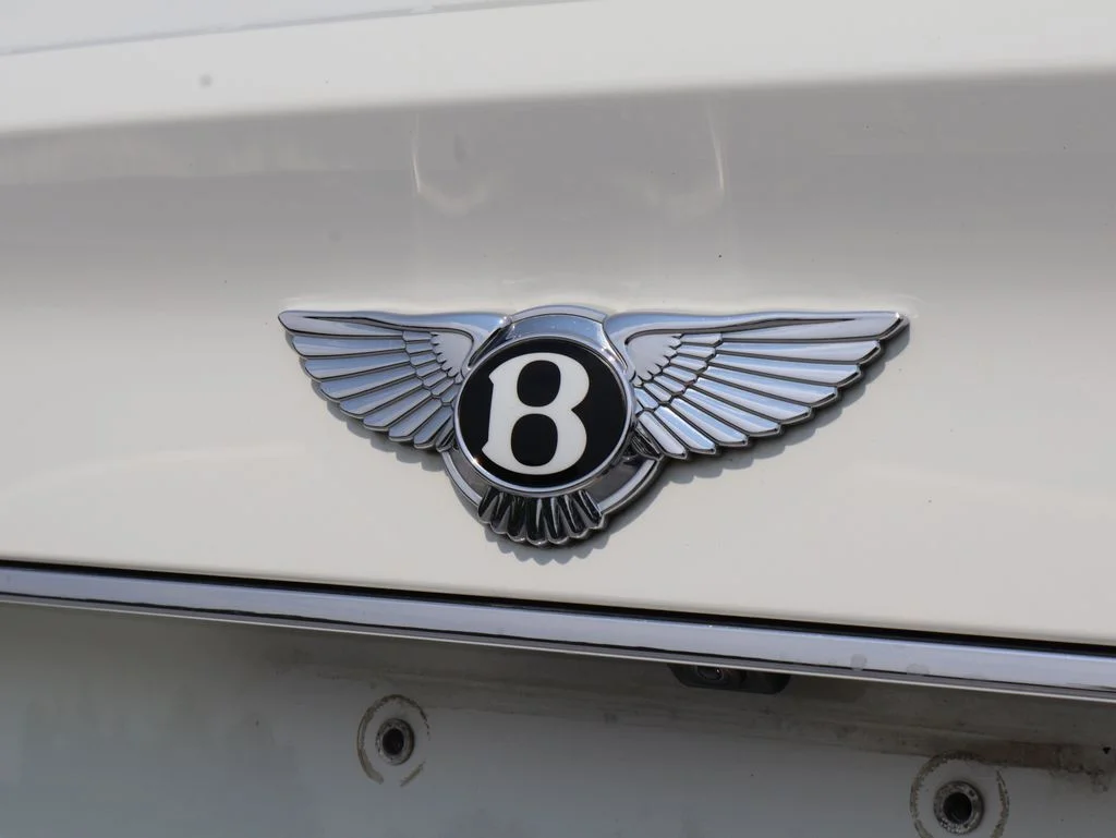 Used 2018 Glacier White Bentley W12 image 8
