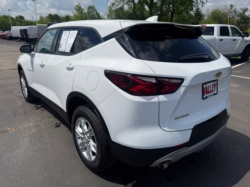 Used 2021 White Chevrolet LT image 9