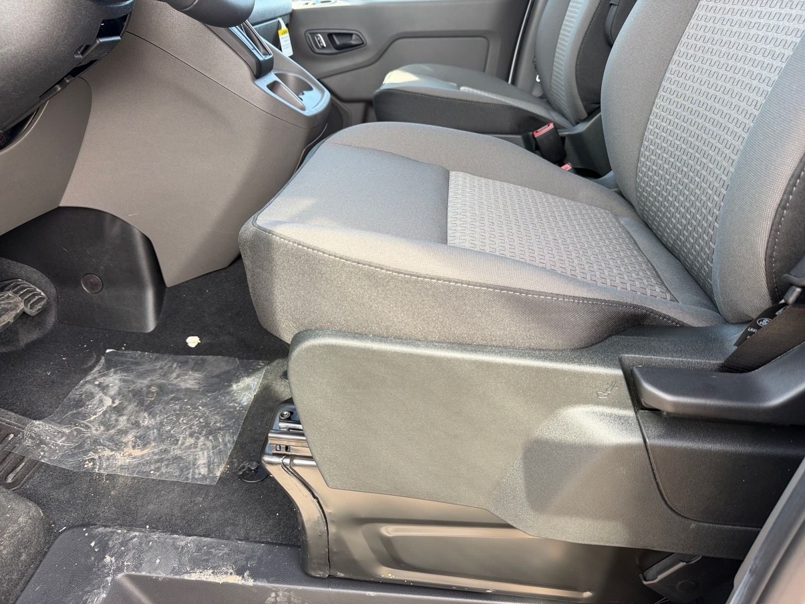New 2026 Oxford White Ford Passenger Van XLT image 11