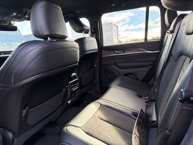 New 2027 High-Gloss Black Paint Jeep Laredo Altitude image 7