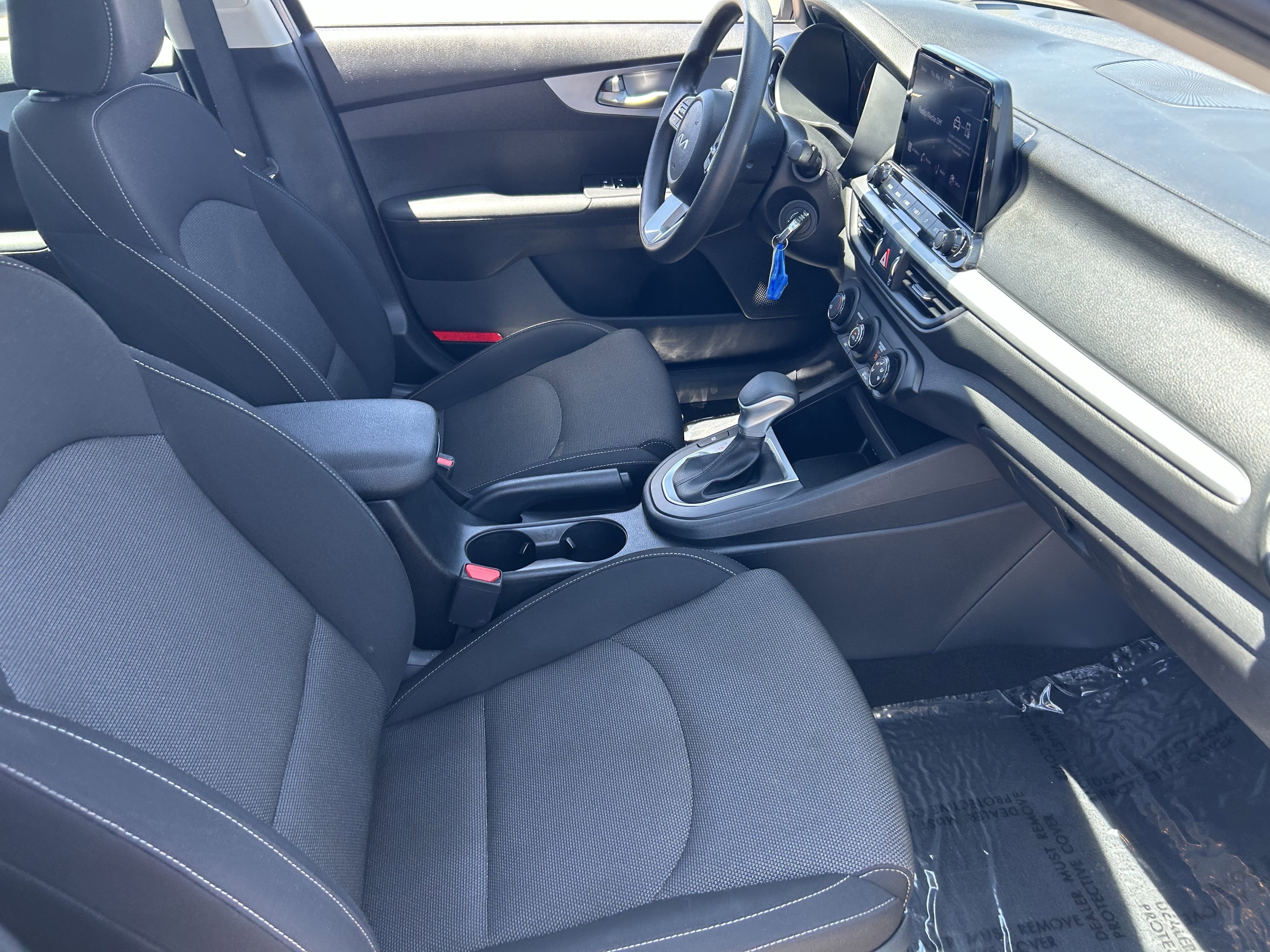 2024 Kia Forte LXS - Photo 11