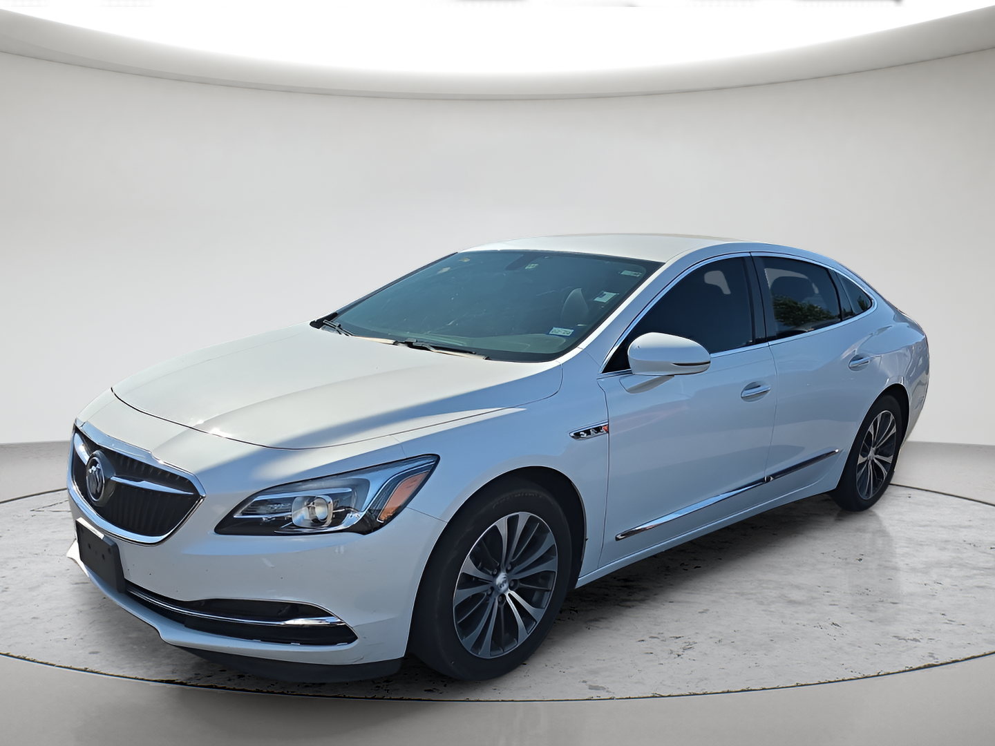 Used 2017 White Buick Essence image 15